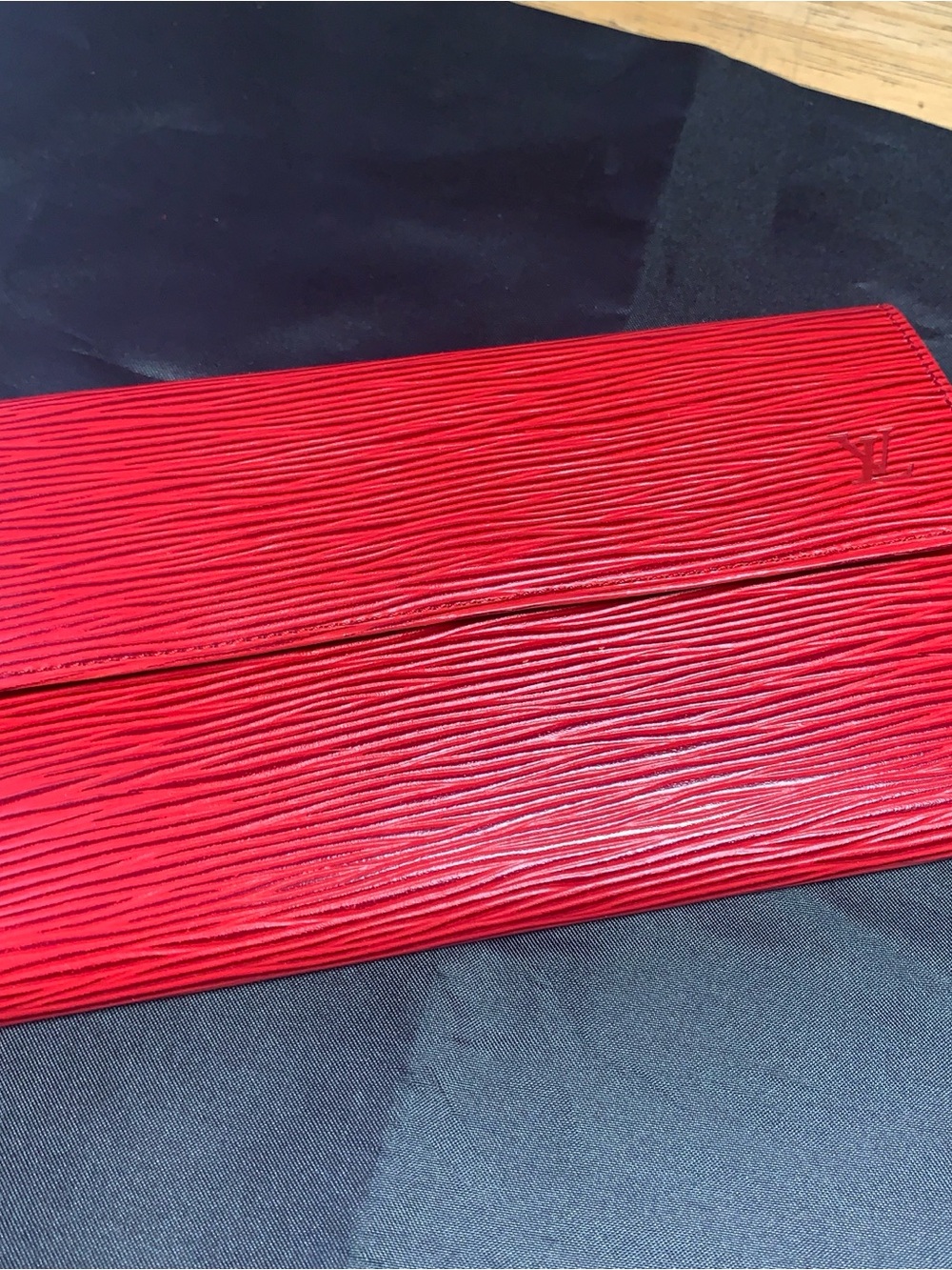Louis Vuitton Red Textured Epi Leather Long Wallet - Picture 13 of 17